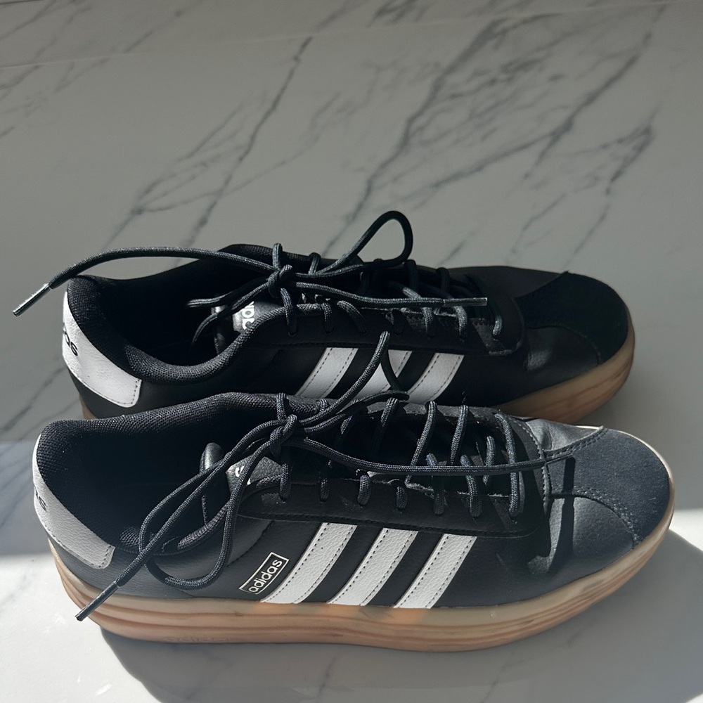 Adidas Black and White Sneakers SZ 9.5 women’s - Picture 4 of 16